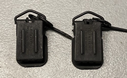 Mercedes BMW VW Carpet Floor Mat Retention Clip Pair Mat-Loc 4425690 Set Of 2 - Picture 2 of 3