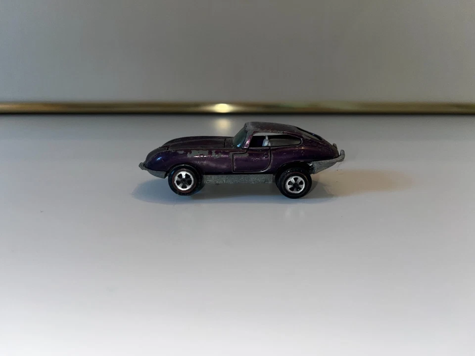 Interior Johnny Lightning Topper Redline JAGUAR XKE púrpura blanco ¡Muy bonito!! Foto 2 de 4