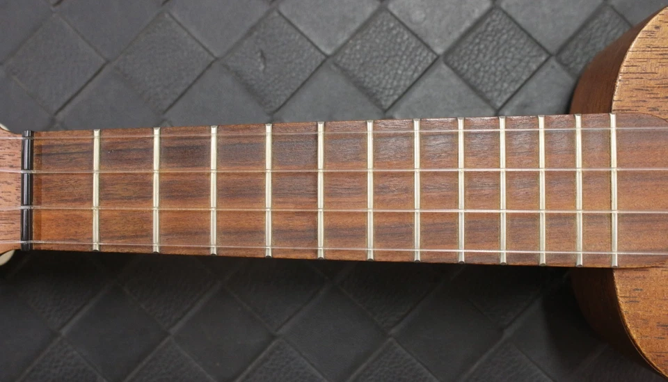 Martin S-O Soprano Ukulele Solid Mahogany Vintage Model with Soft Case - Image 3 of 4