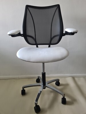 Humanscale Liberty Arbeitsstuhl weiß Kunstleder Sitz & Arm Computer Home Mesh