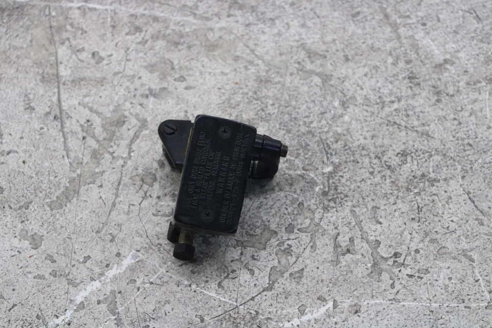 99-07 SUZUKI HAYABUSA GSX1300R GSX 1300 OEM FRONT BRAKE MASTER CYLINDER 24F L11 - Image 3 of 4