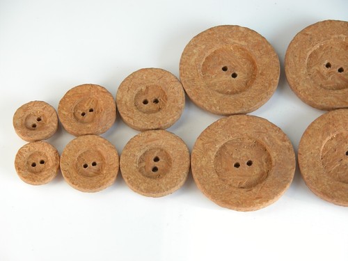 Vtg 30s 40s ROCHESTER BUTTON SALES INC CA Lot 8 COAT Wood Buttons 2" NOS - Picture 3 of 5