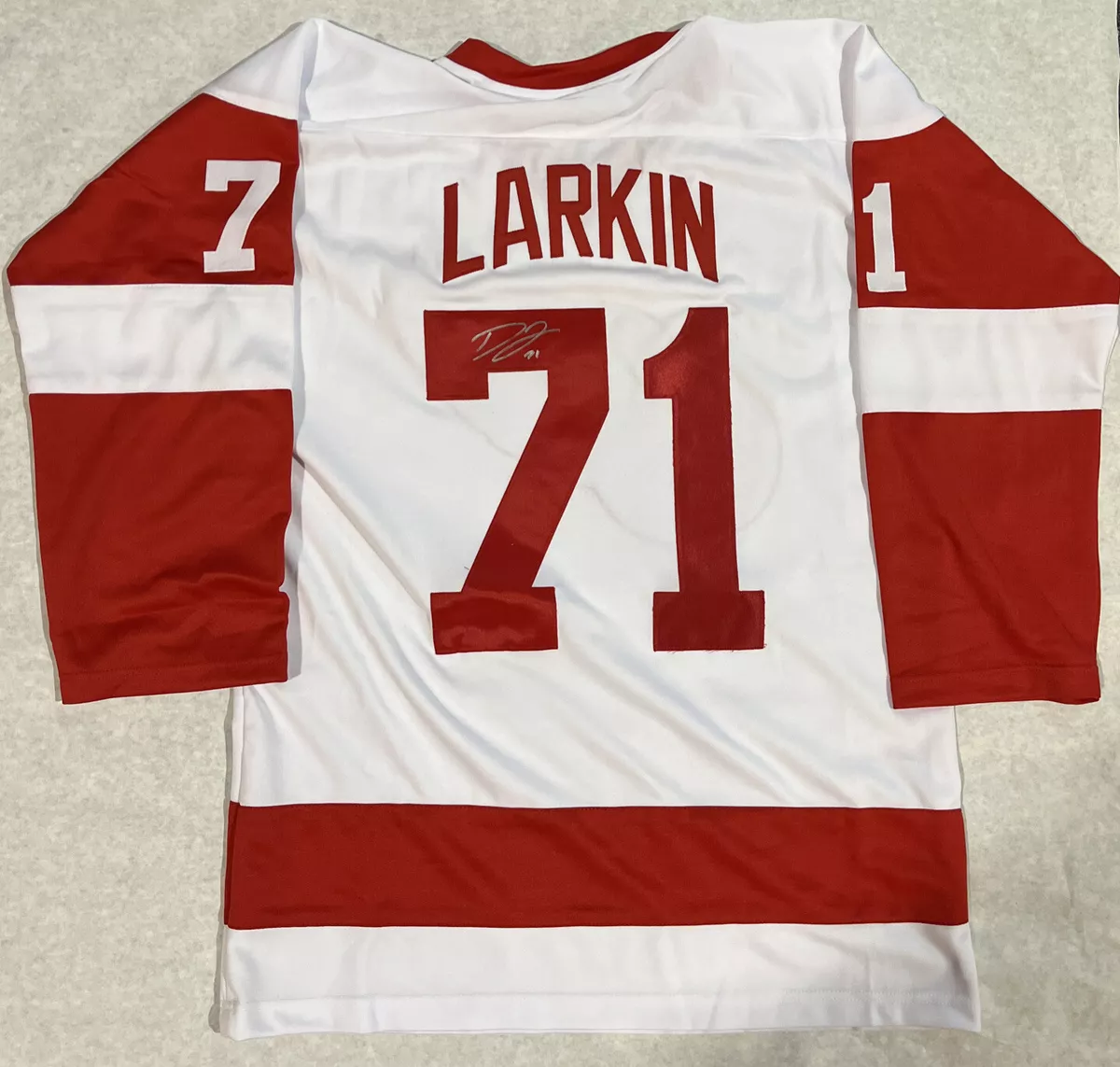 Dylan larkin sale signed jersey