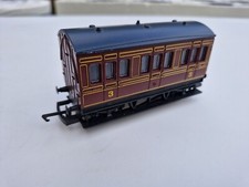 Hornby R468 LMS 4 wheel coach