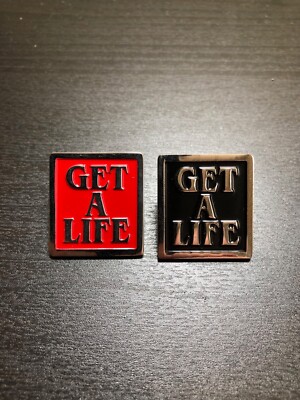 supreme box logo pin