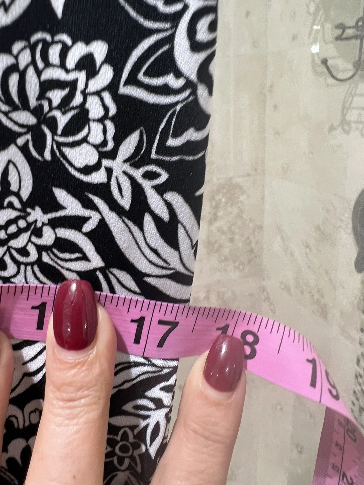 Abito Michael Kors bianco nero con volant elasticizzato S jersey orlo svolazzante nuovo