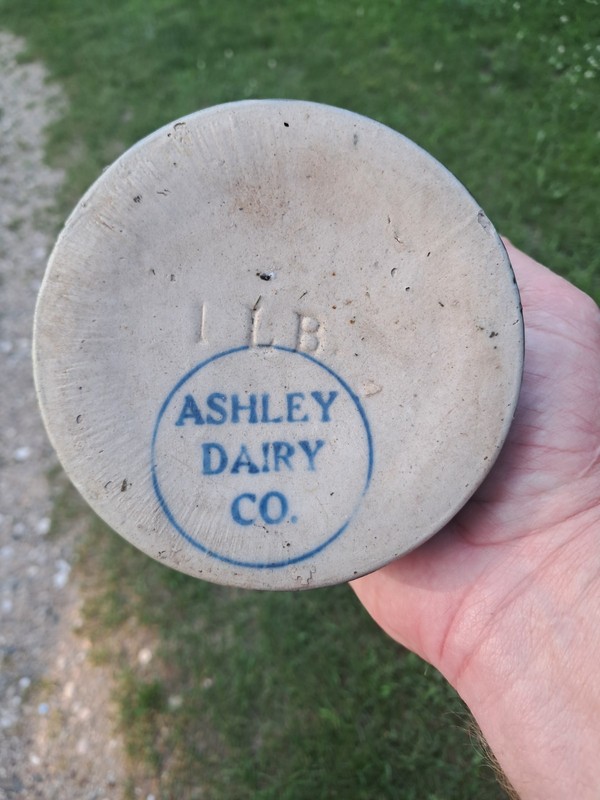 Vintage Ashley Dairy Battle Creek, Michigan 1 Lb Crock. 