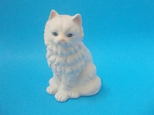 VTG ARTMARK White Ceramic Sitting Cat Kitten Bank Money Holder