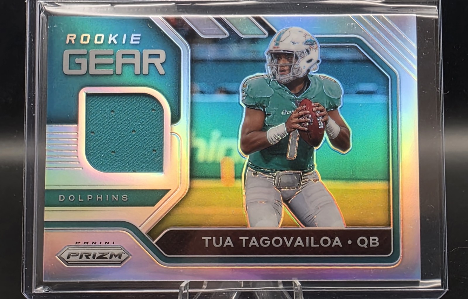 2020 Panini Prizm - Rookie Gear Tua Tagovailoa #2 (MEM, RC)