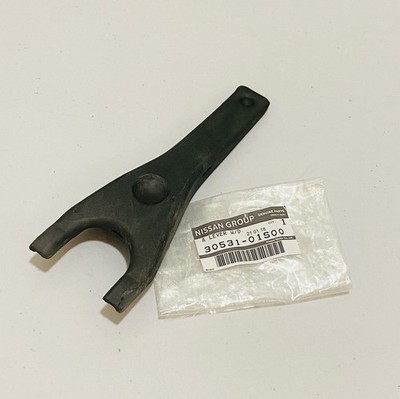NISSAN Original Kupplungshebel Entnahme für PATHFINDER 1987-1995 30531-P0151