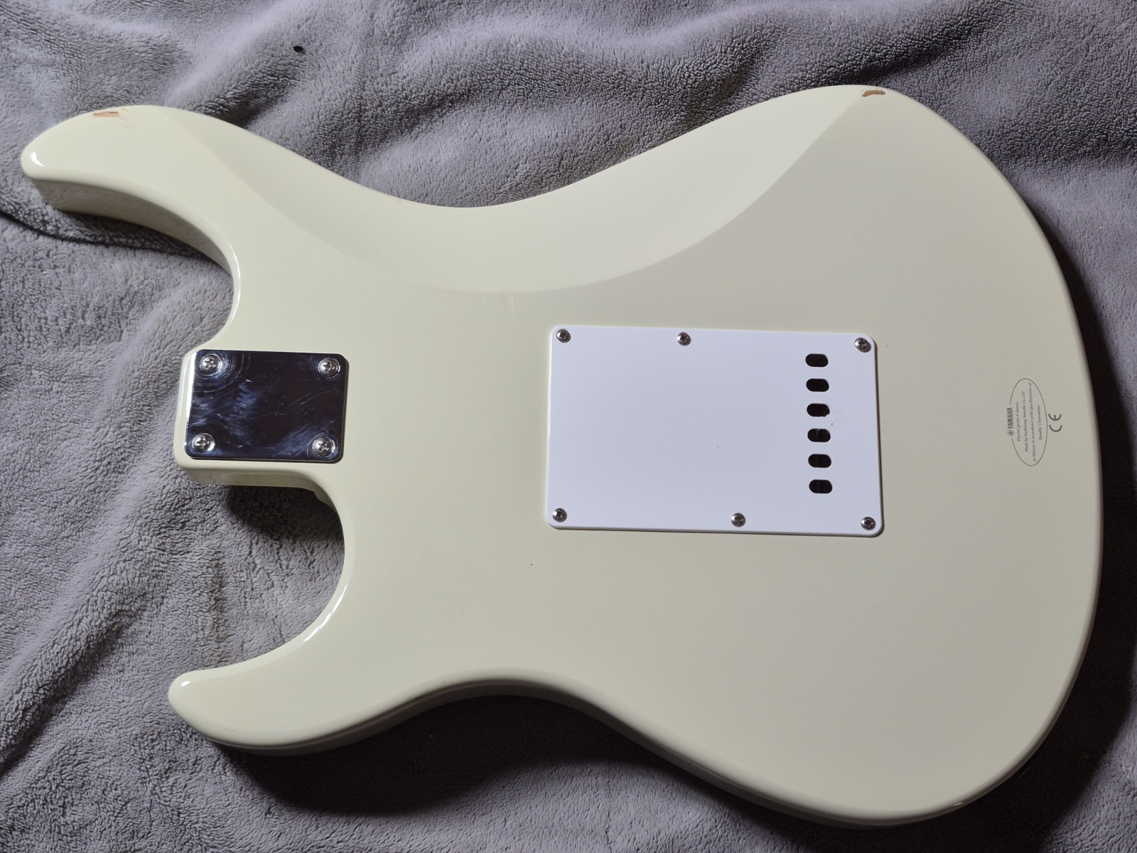 Yamaha Pacifica 112 Electric Guitar Body White Loaded + Bridge + Electronics
