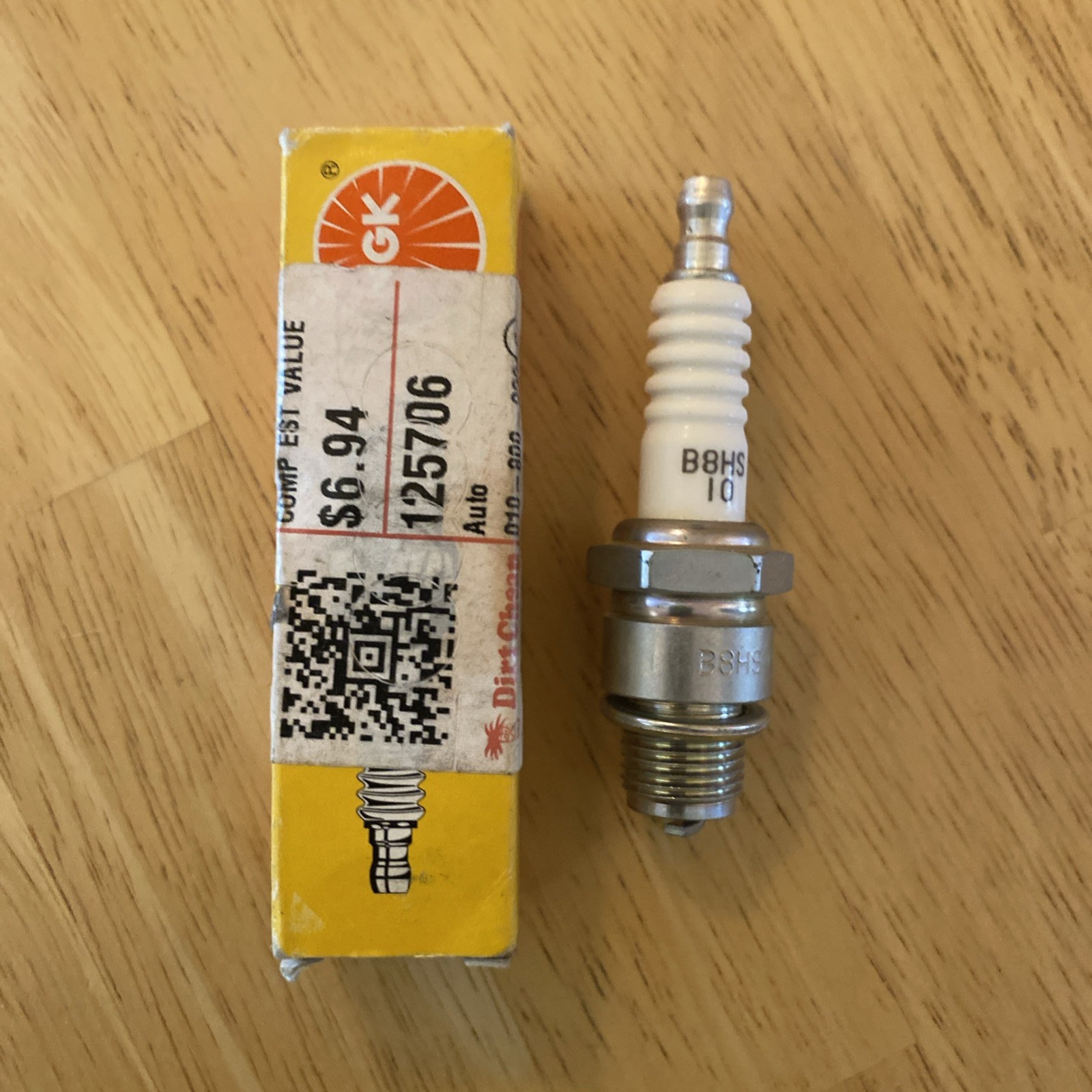Genuine NGK 5126 Nickel Spark Plug B8HS10 Marine Outboard Suzuki Yamaha 