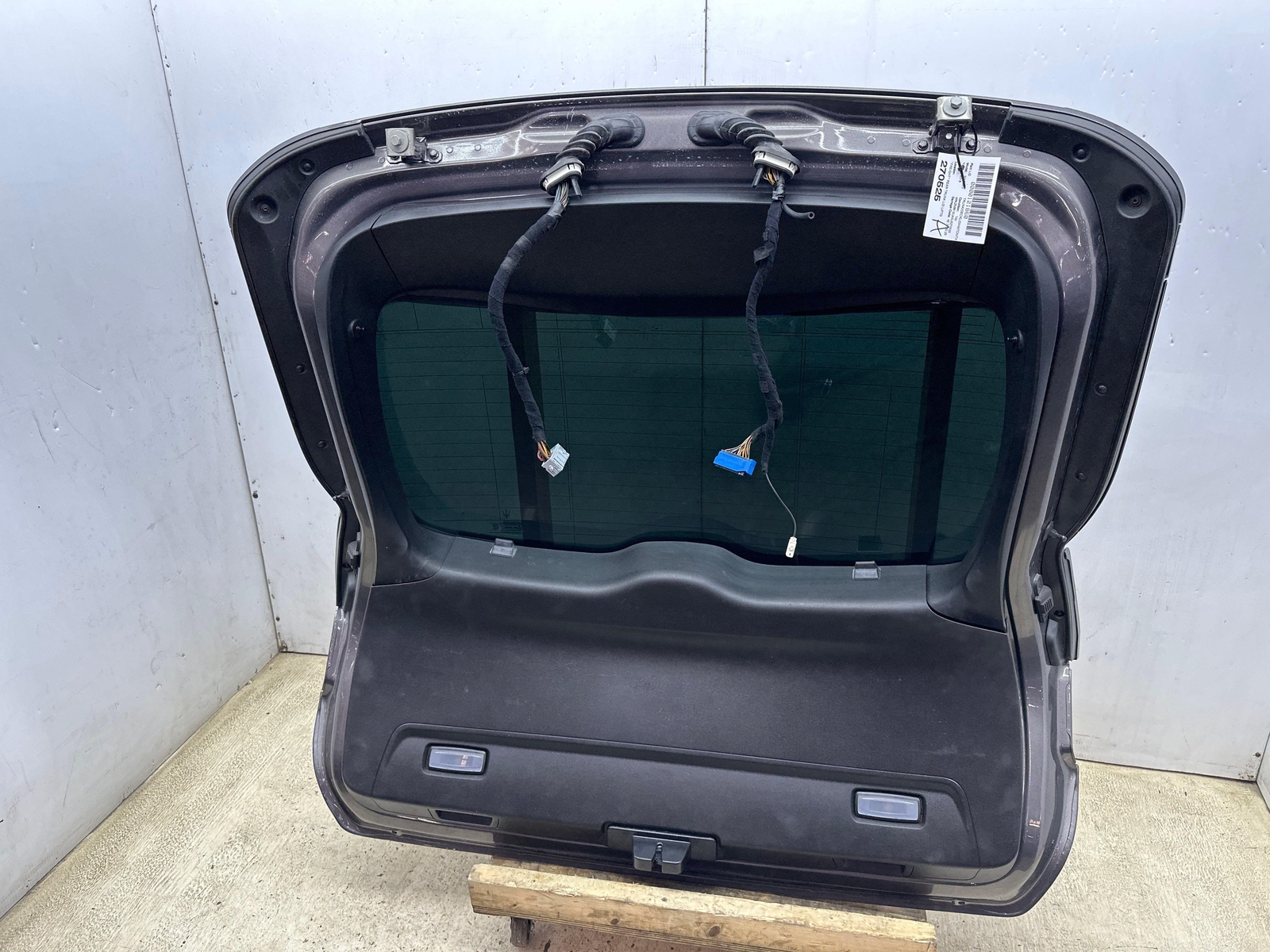 2017 - 2020 MASERATI LEVANTE M161 OEM TRUNK LID LIFTGATE *LESS LAMPS/DETAILS*