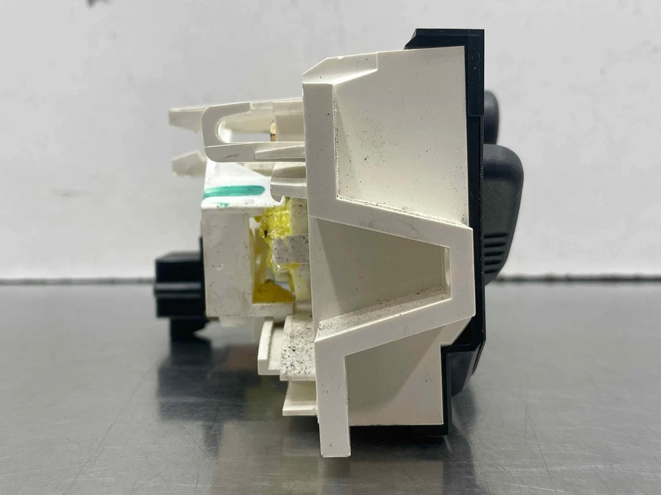 2008 Isuzu I-290 Heater A/C Climate Temperature Control Switch OEM 15858833 - Image 2 of 4