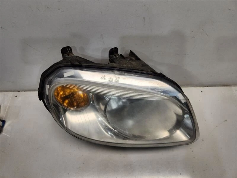 2011 Chevrolet HHR Front Right Passenger HeadLight (15827442) - Image 2 of 4
