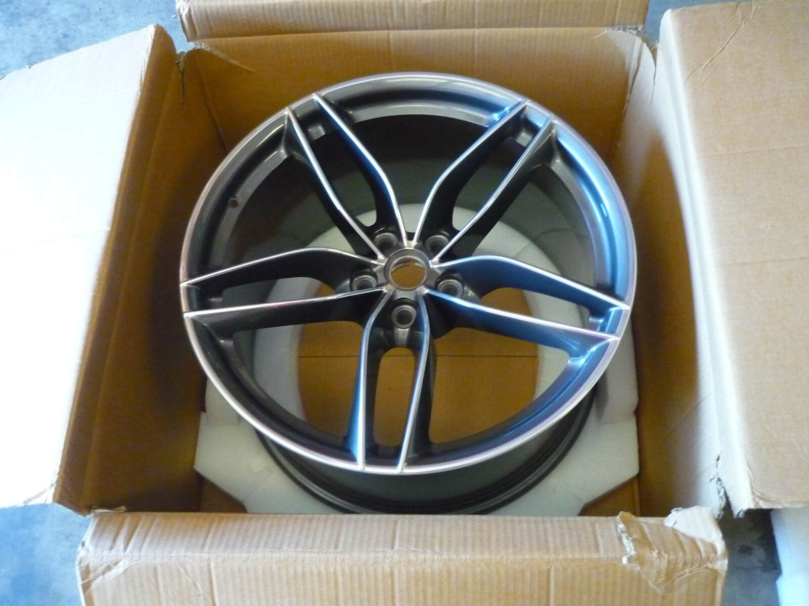 Ferrari 488 GTB,Spider - Rear Wheel /Rim 11x20 NEW P/N 315889