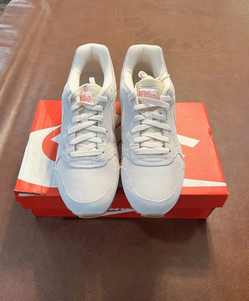 Nike WMNS MD Runner 2 - “Guava Ice/Guava Ice-Red Orbit” Mujer Tallas AQ9121-801 Foto 2 de 4