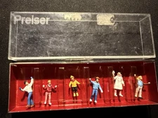 Preiser 10183 HO Scale Individual Figures Children Dressed in Winter Clothes