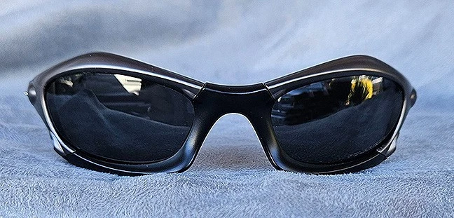 Lente Oakley empalme pulido negro/plateado/negro. Gafas de sol Y2K hechas en EE. UU. Foto 2 de 4