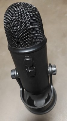 Blue Yeti Professional Multi-Pattern USB Condenser Microphone - Blackout