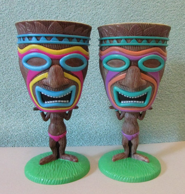 2 Tiki Plastic Goblet Party Cups Tribal Mask Multicolored 2 Different Colors