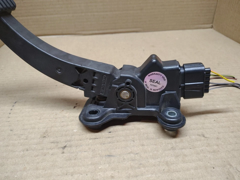 Conjunto de pedal de acelerador Chrysler Sebring 2007-10 # 04891585AB  Foto 4 de 4