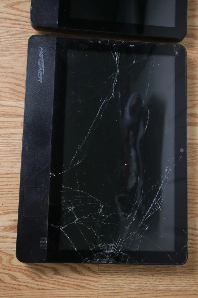 2x Partner Tech FS156 / AUO TPK GP Wireless Touch Screen Tablet CRACKED SCREEN - Image 2 of 4