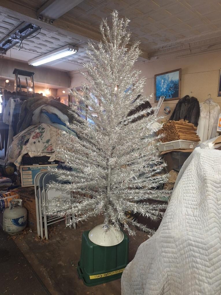 Rare vintage 7 1/2 ft 205 branch aluminum Christmas tree eBay