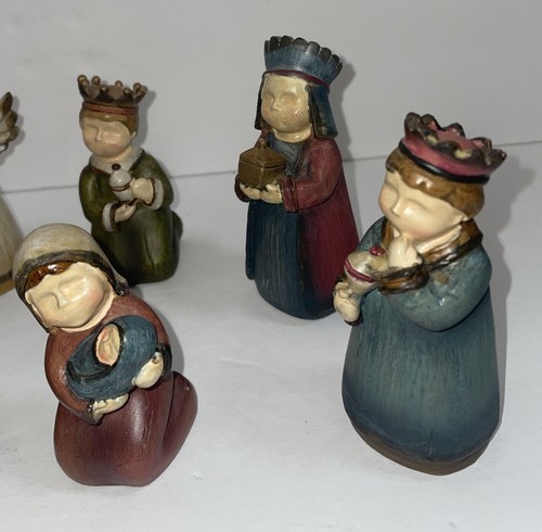 Tii Collections Set of 8 Folkart Mini Resin Nativity Set 3.75" Christmas Figures - Picture 4 of 13
