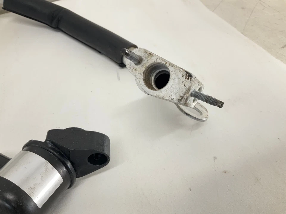 Tubo de manguera de aire acondicionado Mercedes-Benz Clase CLS 14-18 FABRICANTE DE EQUIPOS ORIGINALES Foto 4 de 4