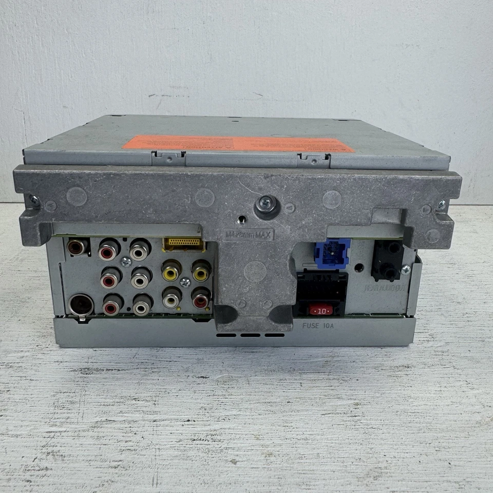 Pioneer AVH-P3200DVD in-dash double-DIN DVD AV receiver 5.8 Wide Touchscreen - Image 4 of 4