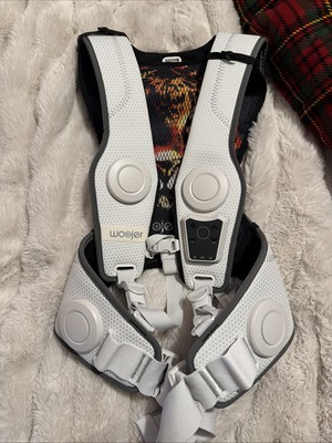 Woojer Vest Haptic Vest 4 - white Edition With Tiger Back Cushion And Hanger ￼