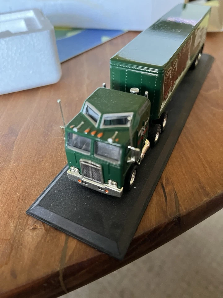 Semirremolque y remolque Matchbox Moosehead Beer Kenworth fundido a presión - CCY03-M Foto 4 de 4