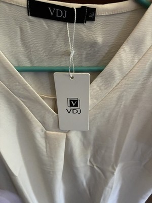 VDJ size XL women s blouse Color White career Apparel New With Tags 