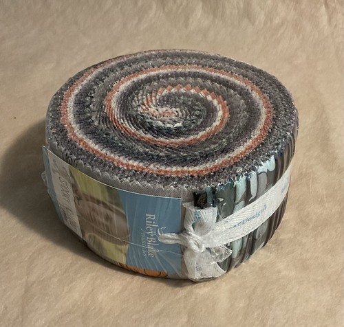 40 2.5 Inch Strips Roll Fabric Spooky Hollow Riley Blake Jelly Roll - 第 1/2 張圖片
