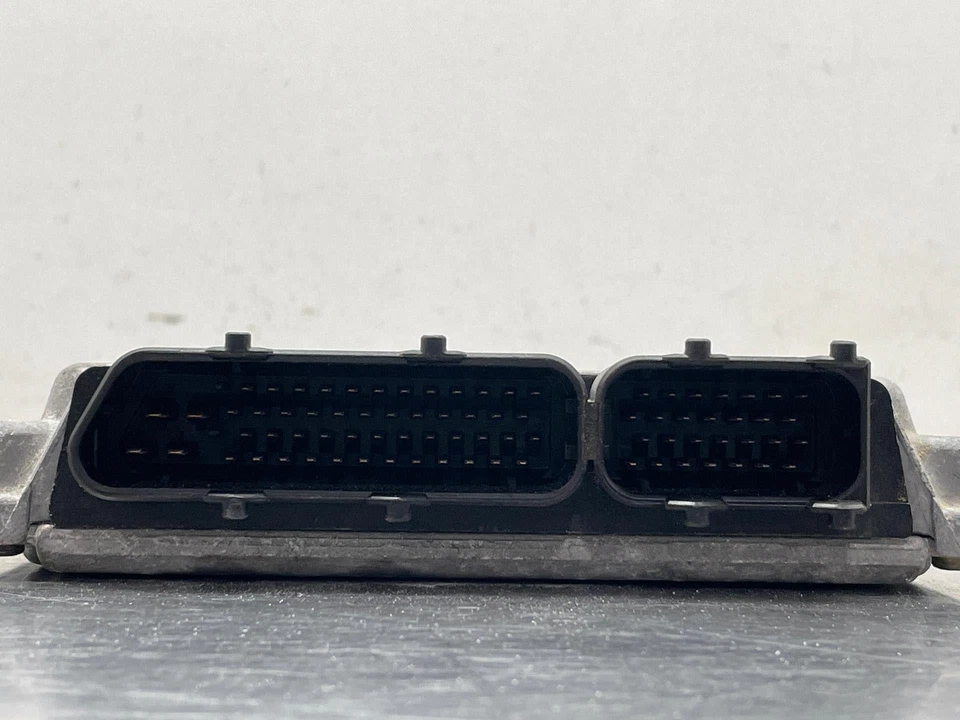 2002 VW Golf conversível 2.0L módulo de controle de motor computador fabricante de equipamento original 49K 037906018H - Imagem 4 de 4