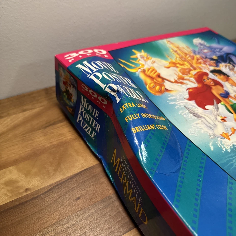 Póster rompecabezas de 300 piezas Little Mermaid 2x3 pies rara cubierta prohibida de colección Disney Foto 2 de 3