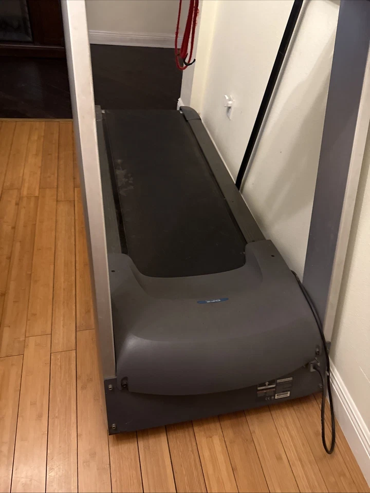 Esteira Precor M 9.31 não dobrável - Imagem 4 de 4