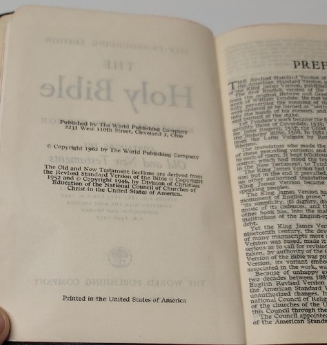 Holy Bible Concordance: Revised Standard Version - World 1962 Soft Cover - Imagen 9 de 10