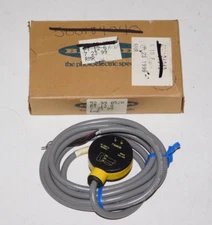 New Banner T18AW3R 32478 T18 Series Self Contained Barrel Mount Sensor Module