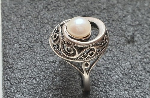Anello ucraino vintage con perle carine in argento 925 - Foto 3 di 7