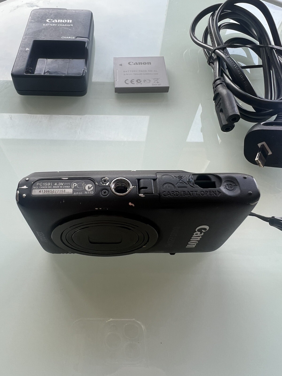 Canon IXUS 220 HS Digital Camera Black 12.1MP with Charger eBay