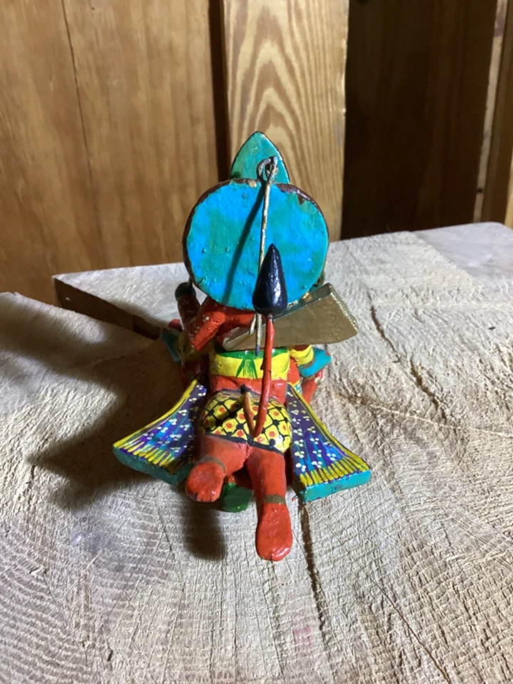 Estatua de ídolo Lord Ganesh Ganpati de madera pintada con laca para decoración del hogar colgante Foto 3 de 4