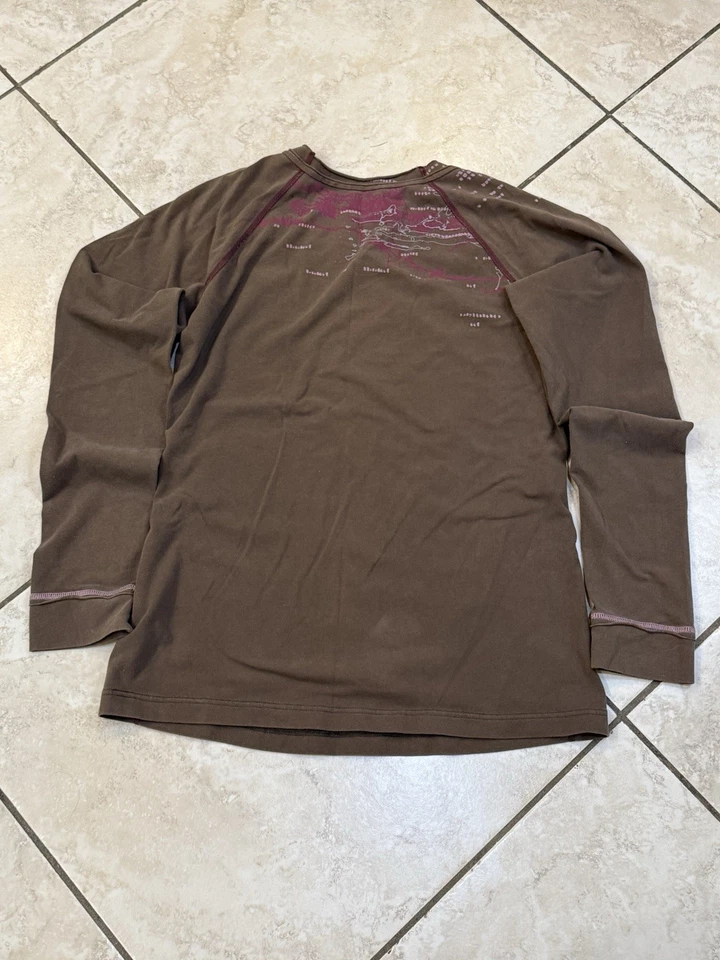 Camiseta Pulôver Feminina Mountain Hardware Marrom Manga Longa Elástica Tamanho Grande - Imagem 3 de 4