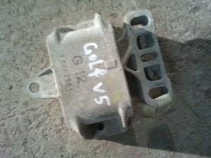VW Golf IV 4 V5 2.3 AGZ Getriebehalter Motorhalter motor getriebe halter