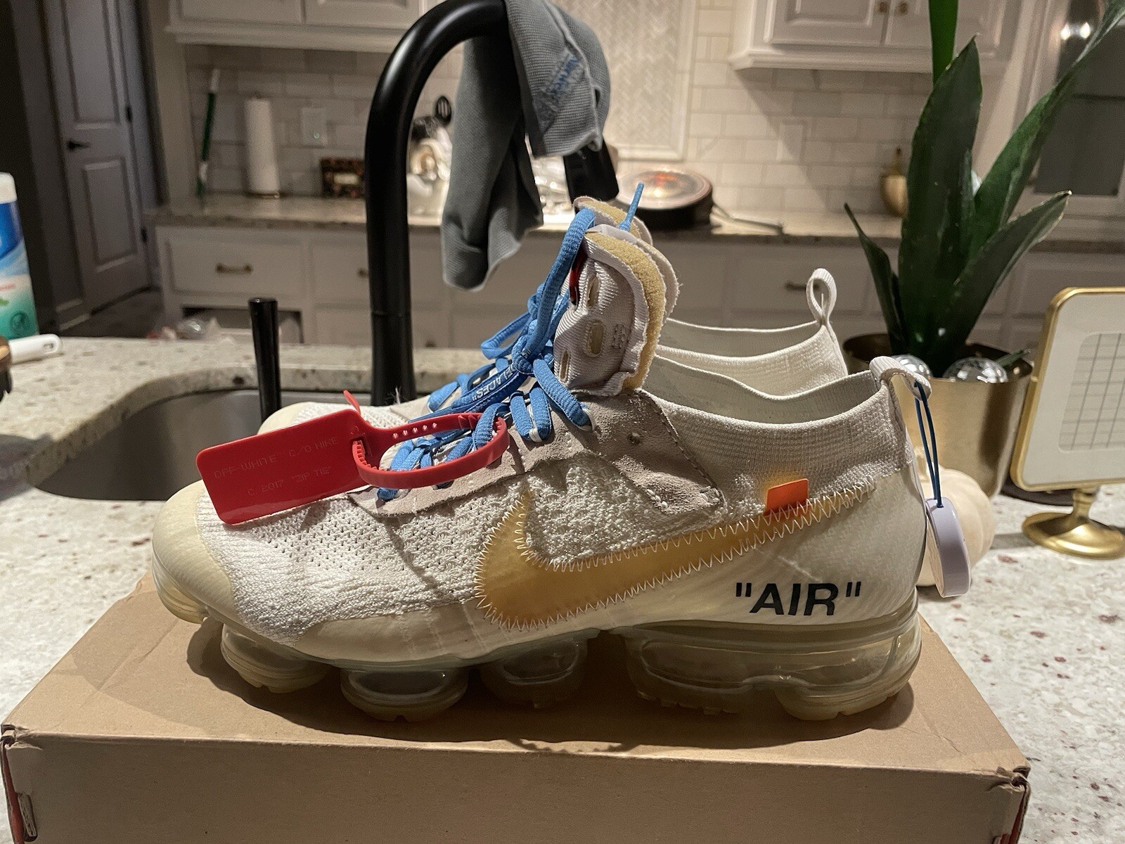 OFF WHITE X NIKE Taglia 10 Nike Off White x Air VaporMax parte 2