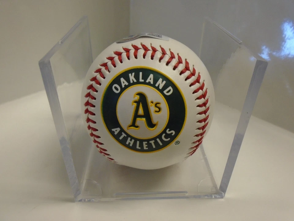 Jason Isringhausen Signed FOTOBALL Oakland A's - Beckett Authenticated - Image 2 of 4