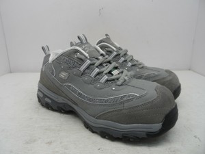 athletic slip resistant shoes