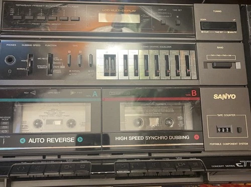 Sanyo Model No. C77, vintage portable boombox Works!!!