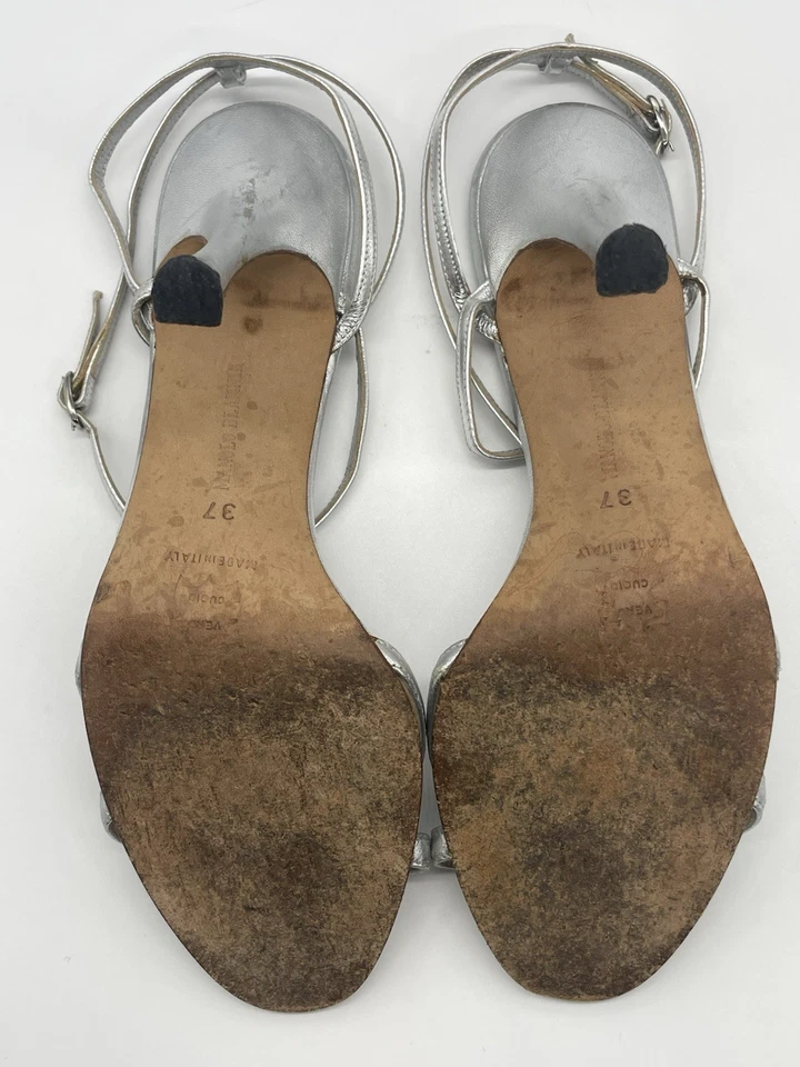 Sandálias de salto femininas Manolo Blahnik tamanho 37 EUA 6 couro prata casamento estilingue - Imagem 4 de 4